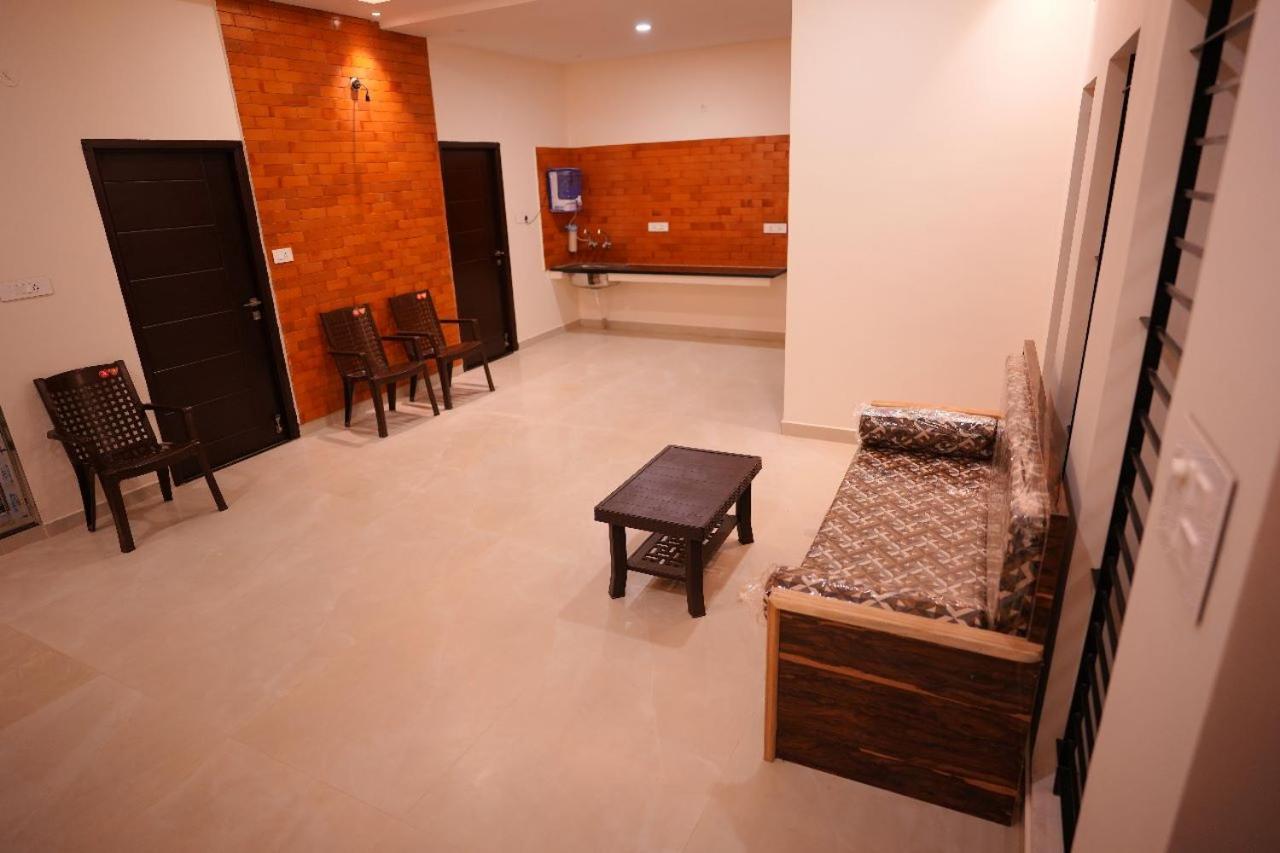 Melody Inn Luxury Home Stay 예르카우드 외부 사진